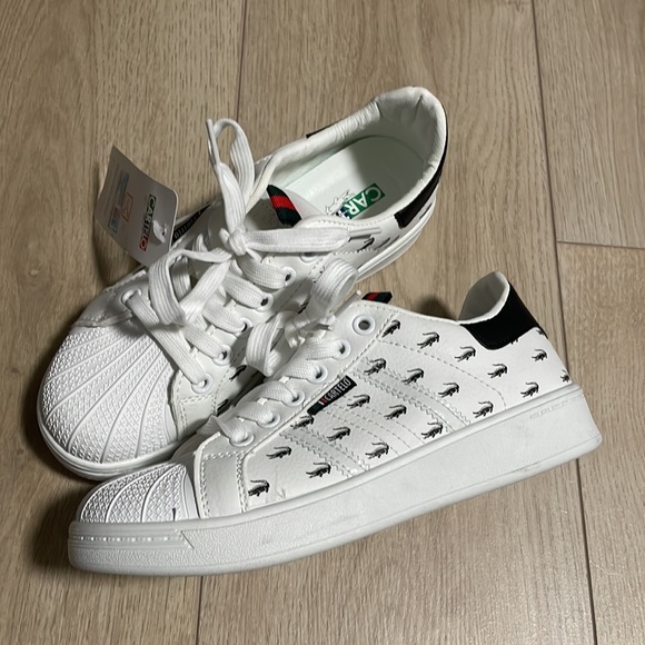 Brand new comfy 👟 - Picture 2 of 4